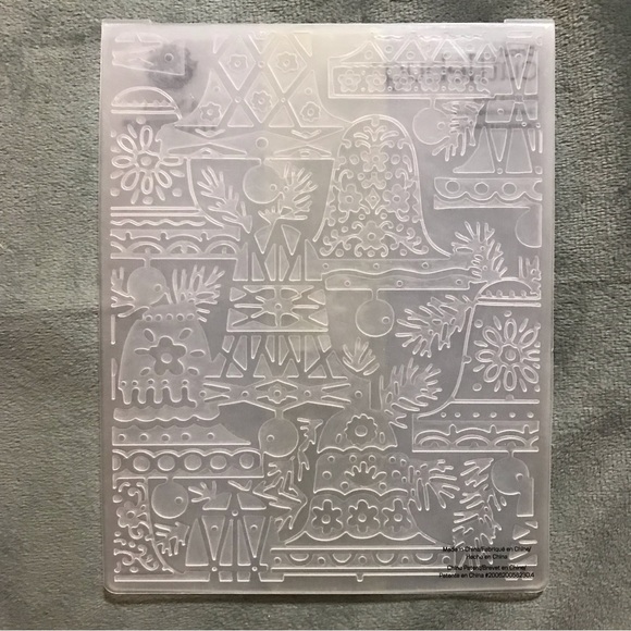 Cuttlebug Anna Griffin SWEDISH BELLS Embossing folder & border set - Picture 4 of 5